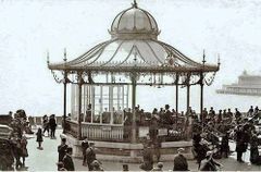 White-Rock-Bandstand.-1923.